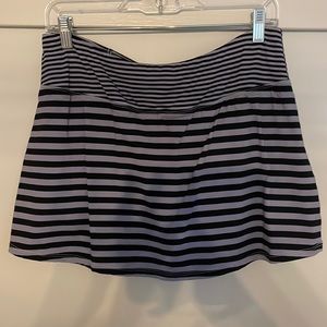 Barely worn Tommy Bahama skort size large